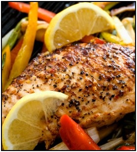 Grilled chicken and peppers is a great paleo food meal.